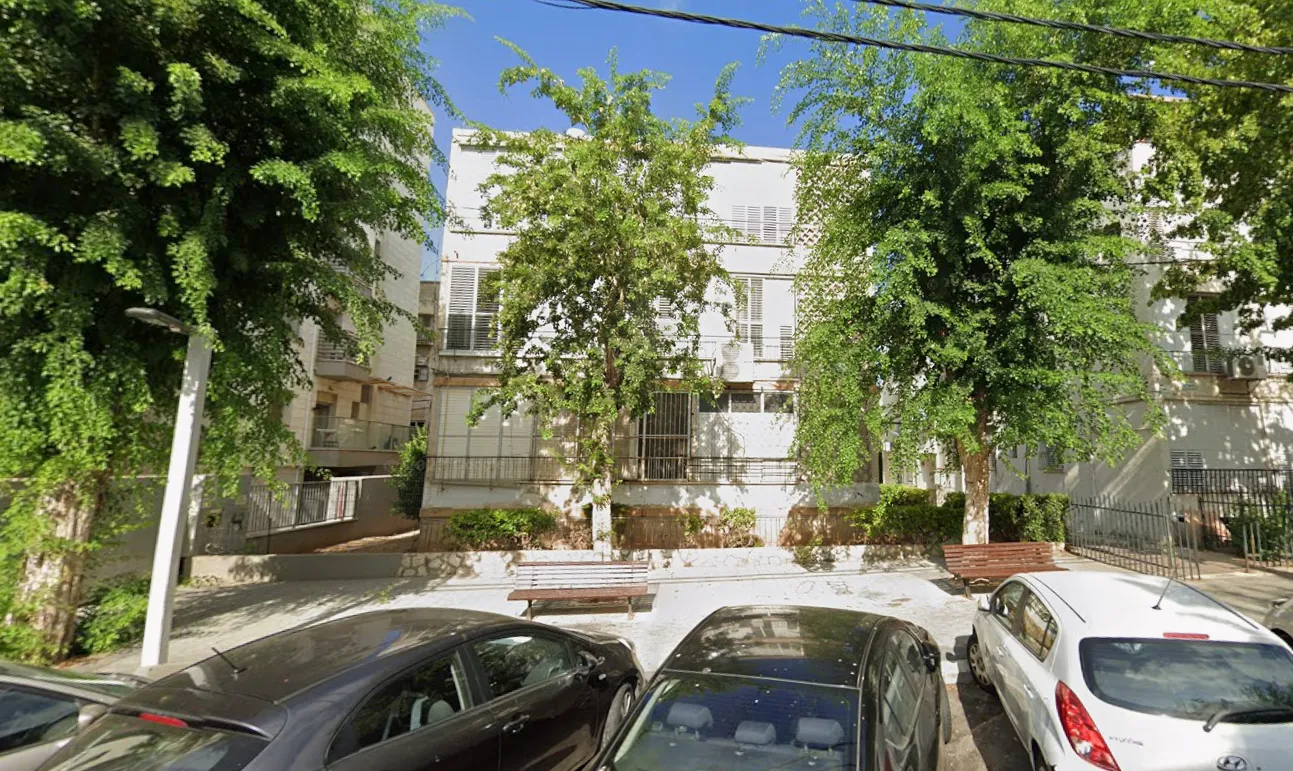 דניאל 28, בת ים